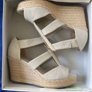 Carla Cream Wedges
